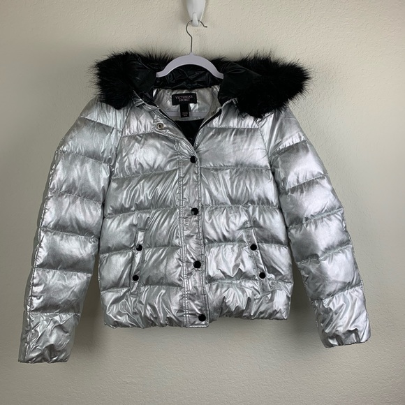 silver hooded puffer jacket